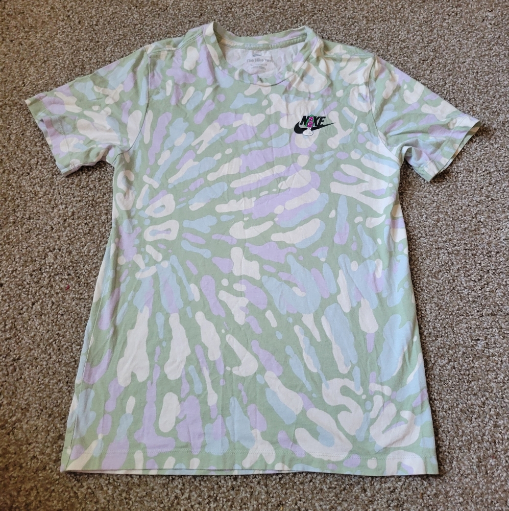 Nike Sportswear Tie Dye Lava Lamp Mens Size S Graphic Shirt Multicolor NEW